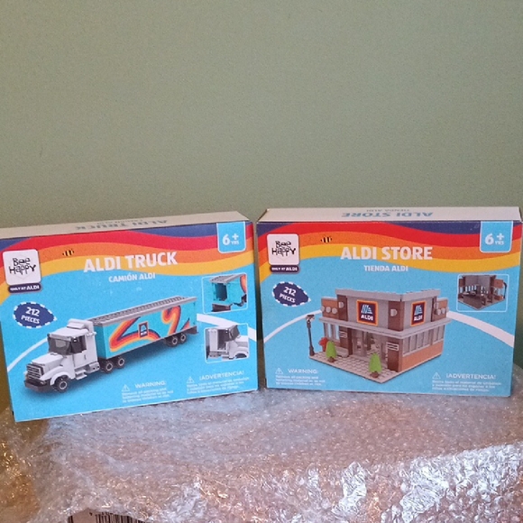 Other - New Aldi Truck and Store Building Set - Multicolor